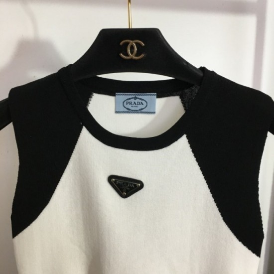 PRADA Prada 2023SS Waistcoat is the trend of the season PRADA Prada 2023SS Waistcoat is the trend of the season