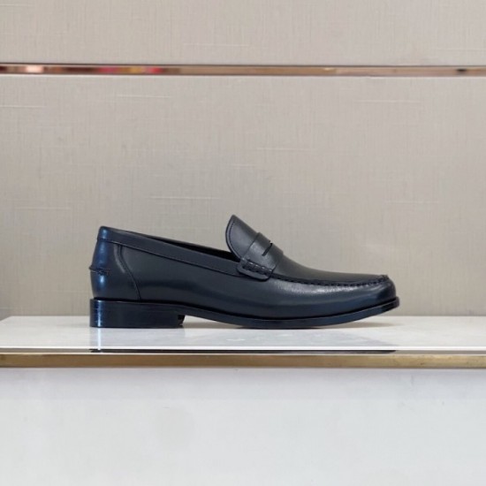 FENDI Fendi Business Shoes 2023AW This winter is an eye-catching style FENDI Fendi Business Shoes 2023AW This winter is an eye-catching style