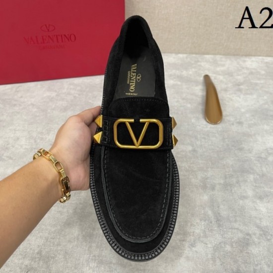 VALENTINO Valentino business shoes 2023AW winter brand new sold out soon VALENTINO Valentino business shoes 2023AW winter brand new sold out soon