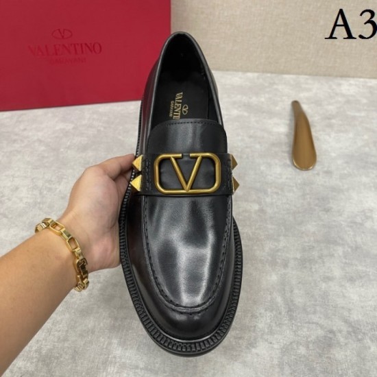 VALENTINO Valentino business shoes 2023AW winter brand new sold out soon VALENTINO Valentino business shoes 2023AW winter brand new sold out soon