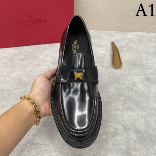 VALENTINO Valentino business shoes 2023AW Outstanding mix-and-match power VALENTINO Valentino business shoes 2023AW Outstanding mix-and-match power
