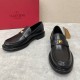 VALENTINO Valentino business shoes 2023AW Outstanding mix-and-match power VALENTINO Valentino business shoes 2023AW Outstanding mix-and-match power