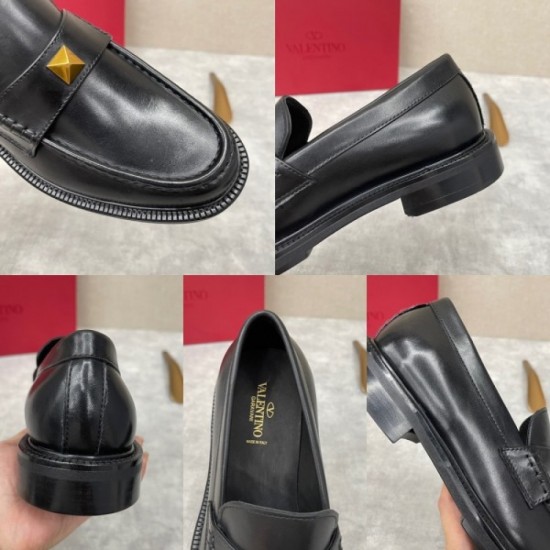 VALENTINO Valentino business shoes 2023AW Outstanding mix-and-match power VALENTINO Valentino business shoes 2023AW Outstanding mix-and-match power