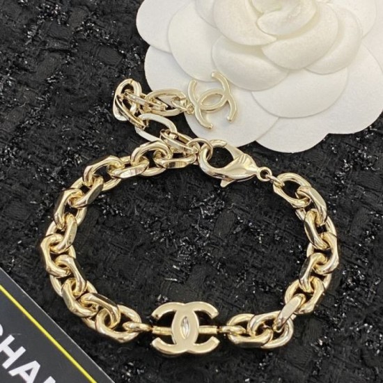 2023FW Bracelet CHANEL Chanel Rare! Limited to stores that carry it 2023FW Bracelet CHANEL Chanel Rare! Limited to stores that carry it