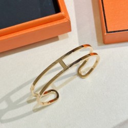 2023FW Bracelet HERMES A strong presence every season