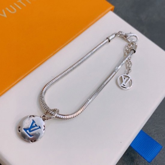 2023SS Bracelet Absolutely Wanted New Item LOUIS VUITTON Louis Vuitton 2023SS Bracelet Absolutely Wanted New Item LOUIS VUITTON Louis Vuitton