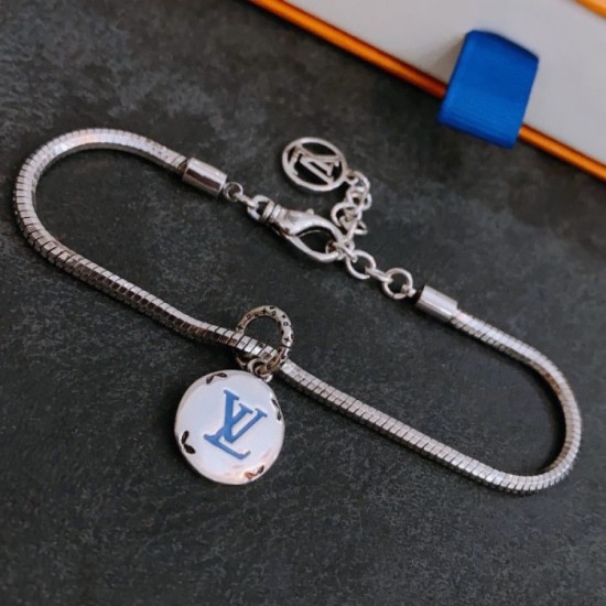 2023SS Bracelet Absolutely Wanted New Item LOUIS VUITTON Louis Vuitton 2023SS Bracelet Absolutely Wanted New Item LOUIS VUITTON Louis Vuitton