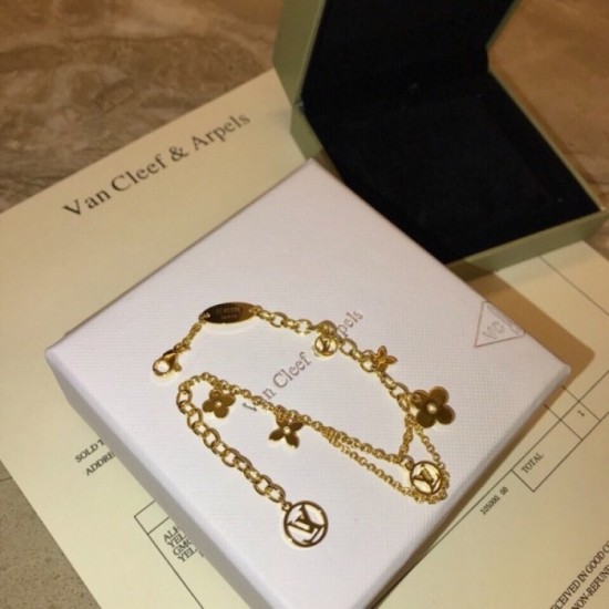 2023SS bracelet This year's spring favorite LOUIS VUITTON Louis Vuitton 2023SS bracelet This year's spring favorite LOUIS VUITTON Louis Vuitton