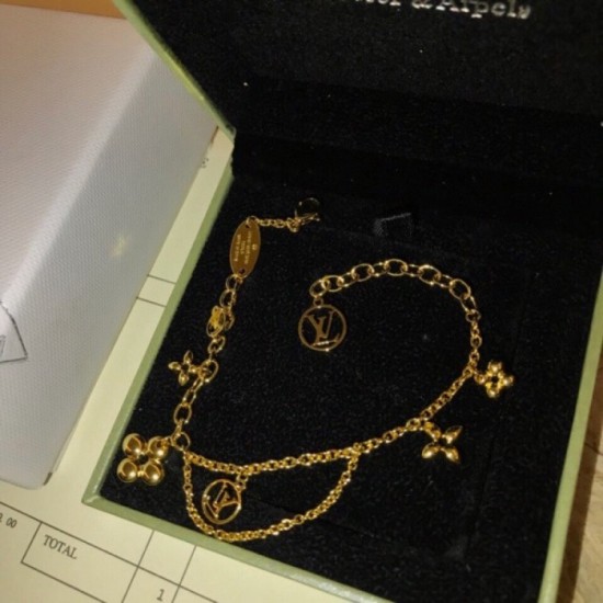 2023SS bracelet This year's spring favorite LOUIS VUITTON Louis Vuitton 2023SS bracelet This year's spring favorite LOUIS VUITTON Louis Vuitton