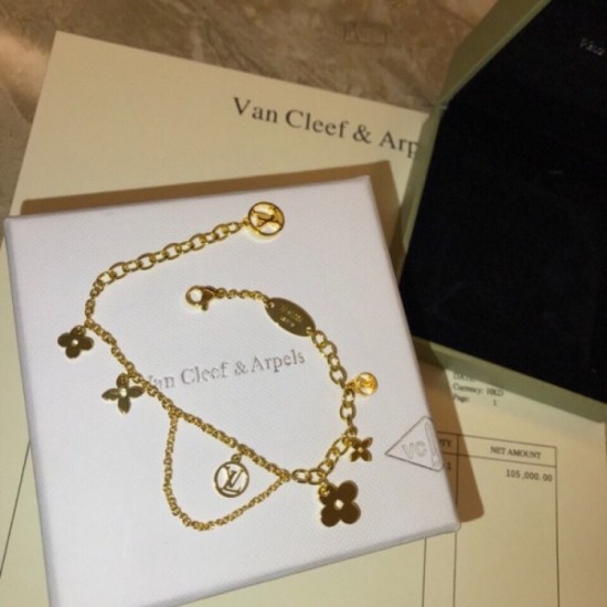 2023SS bracelet This year's spring favorite LOUIS VUITTON Louis Vuitton 2023SS bracelet This year's spring favorite LOUIS VUITTON Louis Vuitton