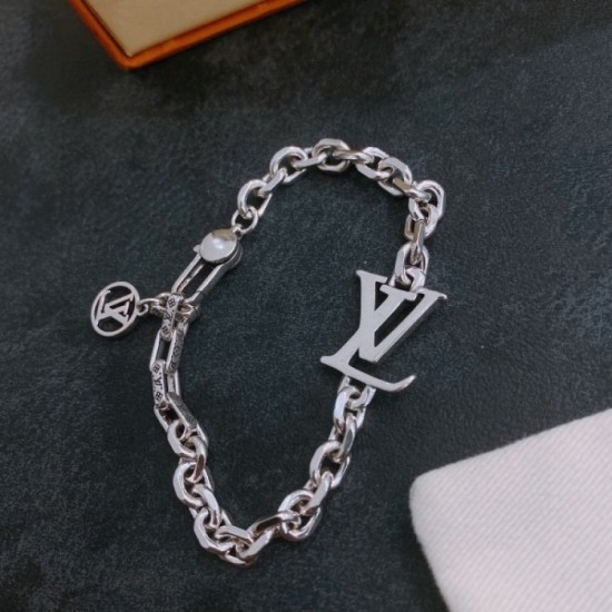 2023SS bracelet topical spring new work LOUIS VUITTON Louis Vuitton 2023SS bracelet topical spring new work LOUIS VUITTON Louis Vuitton