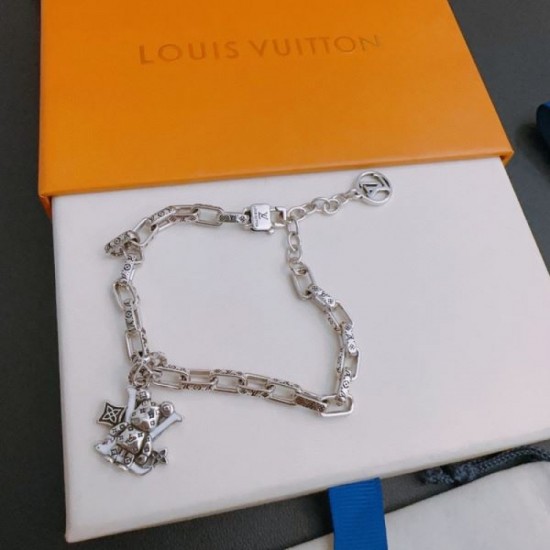 2023FW Bracelet LOUIS VUITTON Colors are also trending 2023FW Bracelet LOUIS VUITTON Colors are also trending