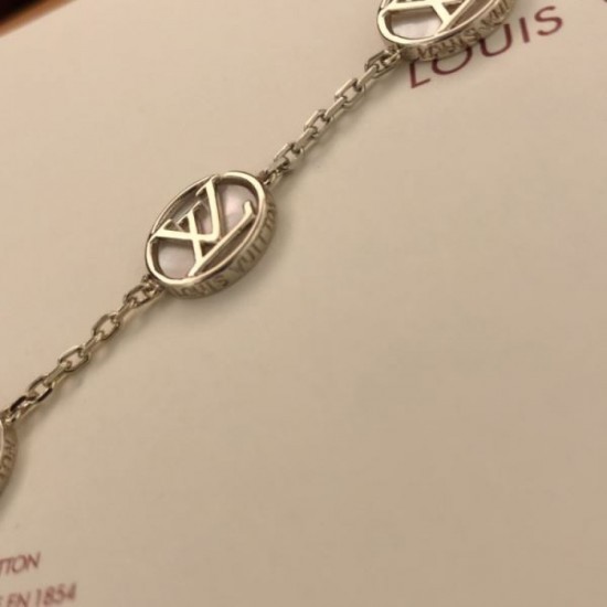2023FW Bracelet LOUIS VUITTON Attractive beauty item 2023FW Bracelet LOUIS VUITTON Attractive beauty item