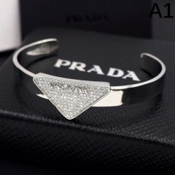 2023FW Bracelet PRADA Prada Ahead of this year's trends