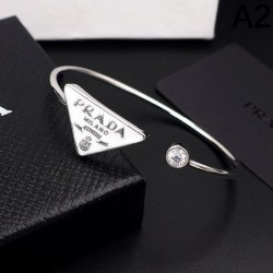 2023FW Bracelet PRADA Prada goes well and is definitely recommended