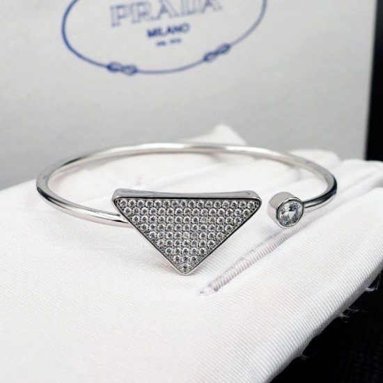2023FW Bracelet PRADA This season's brand 2023FW Bracelet PRADA This season's brand