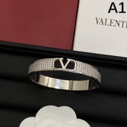 VALENTINO Valentino Not in Japan 2023FW Bracelet