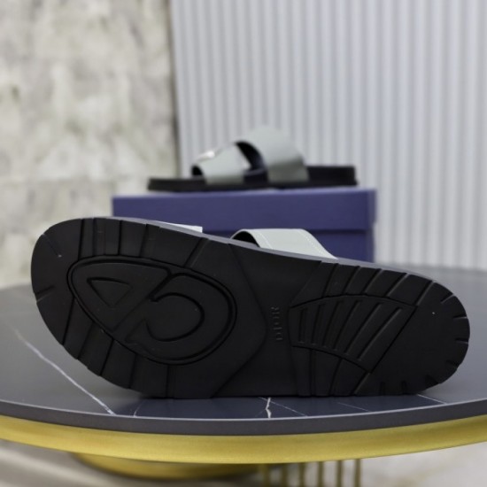 2023SS slippers DIOR Dior to show a cool impression 2023SS slippers DIOR Dior to show a cool impression