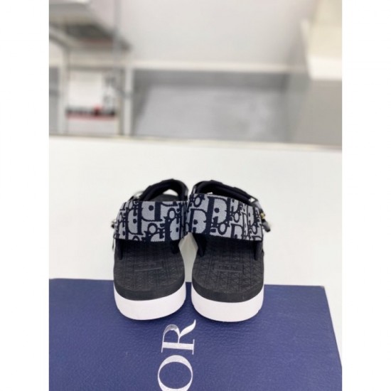 This autumn/winter 2023FW slippers DIOR Dior is a must-buy for adults This autumn/winter 2023FW slippers DIOR Dior is a must-buy for adults