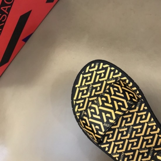 Outstanding trendy 2023SS slippers VERSACE Versace Outstanding trendy 2023SS slippers VERSACE Versace