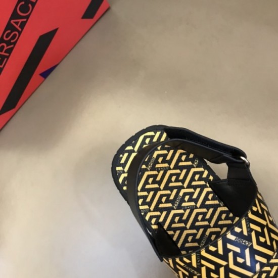 Outstanding trendy 2023SS slippers VERSACE Versace Outstanding trendy 2023SS slippers VERSACE Versace