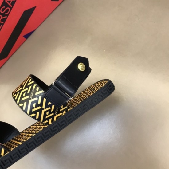 Outstanding trendy 2023SS slippers VERSACE Versace Outstanding trendy 2023SS slippers VERSACE Versace