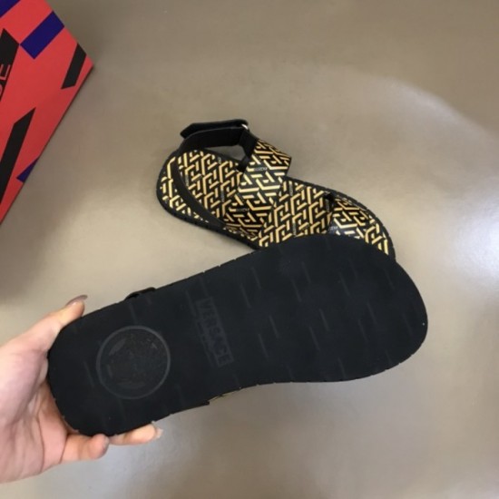 Outstanding trendy 2023SS slippers VERSACE Versace Outstanding trendy 2023SS slippers VERSACE Versace