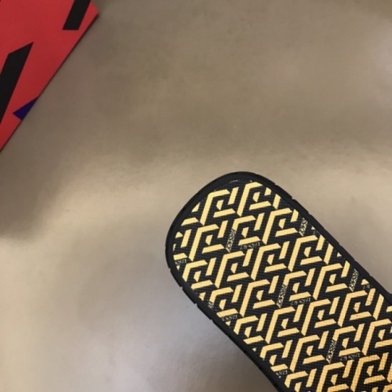 Long lasting 2023SS slippers VERSACE Versace Long lasting 2023SS slippers VERSACE Versace