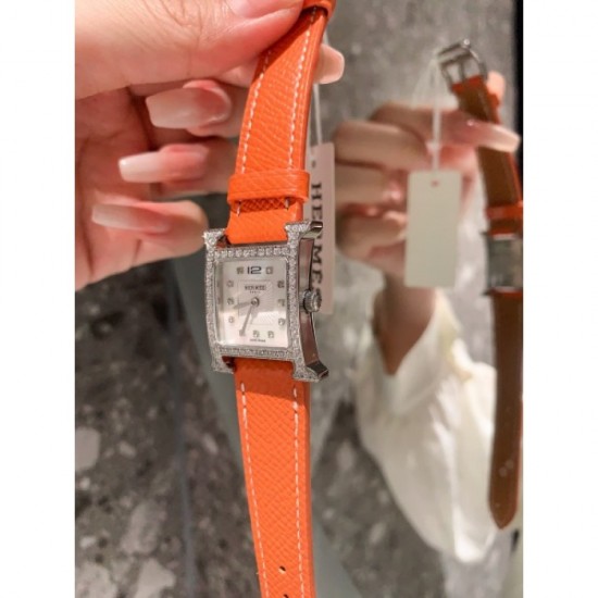 2023SS Clock Watch Summer new work with many regular users HERMES Hermes 2023SS Clock Watch Summer new work with many regular users HERMES Hermes