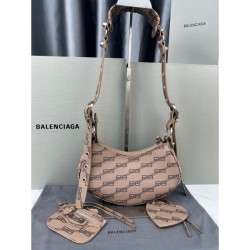 2023SS BALENCIAGA Excellent functionality! Shoulder bag