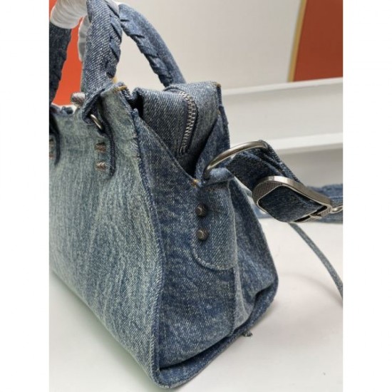 BALENCIAGA Tote bag 2023FW Gives an impression of adult sex appeal BALENCIAGA Tote bag 2023FW Gives an impression of adult sex appeal