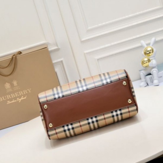 BURBERRY Burberry tote bag 2023FW You can wear it stylishly BURBERRY Burberry tote bag 2023FW You can wear it stylishly