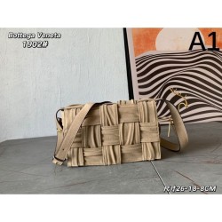 BOTTEGA VENETA Bottega Veneta Shoulder Bag 2023FW Very Popular