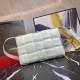 BOTTEGA VENETA Bottega Veneta Shoulder Bag 2023FW Trend Information BOTTEGA VENETA Bottega Veneta Shoulder Bag 2023FW Trend Information