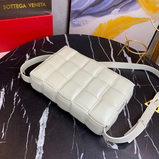 BOTTEGA VENETA Bottega Veneta Shoulder Bag 2023FW Trend Information BOTTEGA VENETA Bottega Veneta Shoulder Bag 2023FW Trend Information