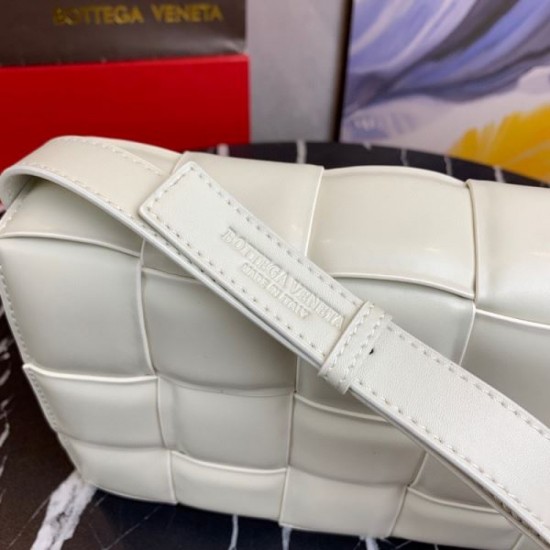 BOTTEGA VENETA Bottega Veneta Shoulder Bag 2023FW Trend Information BOTTEGA VENETA Bottega Veneta Shoulder Bag 2023FW Trend Information
