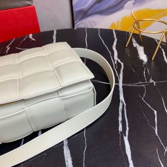 BOTTEGA VENETA Bottega Veneta Shoulder Bag 2023FW Trend Information BOTTEGA VENETA Bottega Veneta Shoulder Bag 2023FW Trend Information