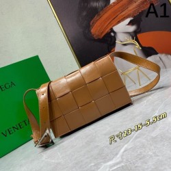 BOTTEGA VENETA Bottega Veneta Shoulder Bag 2023FW Fall/Winter Trend