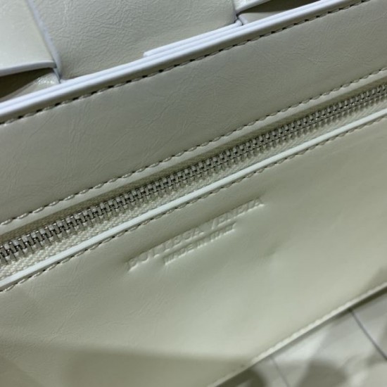 BOTTEGA VENETA Bottega Veneta Shoulder Bag 2023FW Fall/Winter Trend BOTTEGA VENETA Bottega Veneta Shoulder Bag 2023FW Fall/Winter Trend