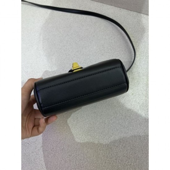 CELINE Shoulder bag 2023FW This season's hottest trends CELINE Shoulder bag 2023FW This season's hottest trends