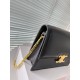 CELINE Shoulder Bag 2023FW No. 1 in total cumulative sales CELINE Shoulder Bag 2023FW No. 1 in total cumulative sales