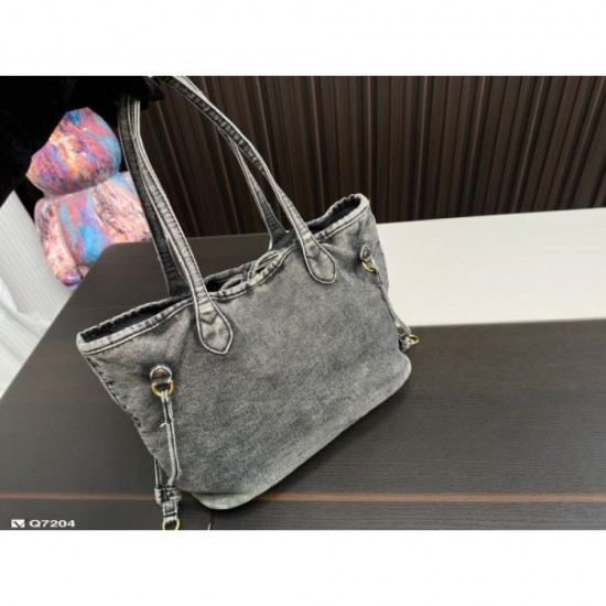 CELINE Tote Bag 2023FW The latest trend to enhance the autumn/winter mood CELINE Tote Bag 2023FW The latest trend to enhance the autumn/winter mood