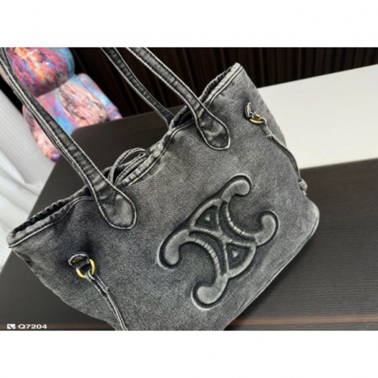 CELINE Tote Bag 2023FW The latest trend to enhance the autumn/winter mood CELINE Tote Bag 2023FW The latest trend to enhance the autumn/winter mood