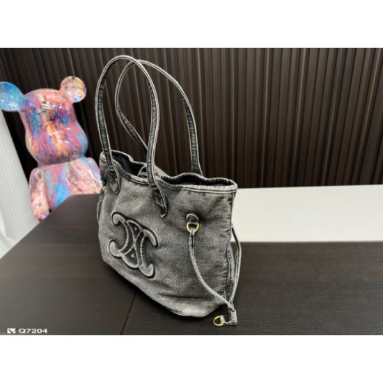 CELINE Tote Bag 2023FW The latest trend to enhance the autumn/winter mood CELINE Tote Bag 2023FW The latest trend to enhance the autumn/winter mood