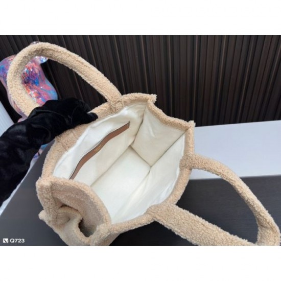 CELINE Celine Tote Bag 2023FW Competition is inevitable! I definitely want to check it out CELINE Celine Tote Bag 2023FW Competition is inevitable! I definitely want to check it out
