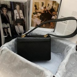 CHANEL Chanel shoulder bag 2023SS design with outstanding impact