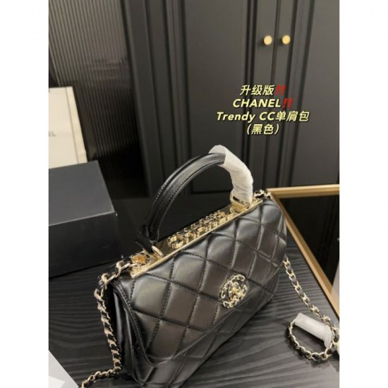 CHANEL Tote Bag 2023FW A cool piece that stands out from the crowd CHANEL Tote Bag 2023FW A cool piece that stands out from the crowd