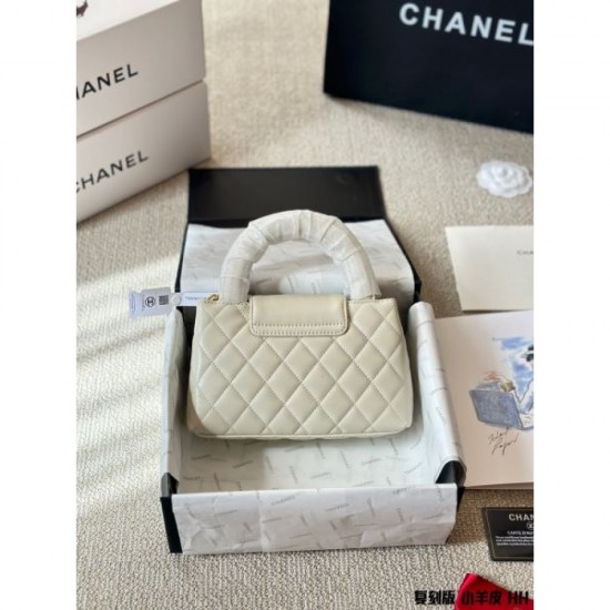 CHANEL Chanel tote bag 2023FW Recommended as a present or gift CHANEL Chanel tote bag 2023FW Recommended as a present or gift