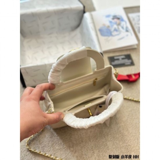 CHANEL Chanel tote bag 2023FW Recommended as a present or gift CHANEL Chanel tote bag 2023FW Recommended as a present or gift