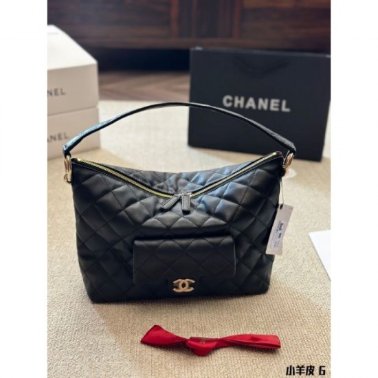 CHANEL CHANEL tote bag 2023FW New item for this fall that creates a relaxed feeling for adults CHANEL CHANEL tote bag 2023FW New item for this fall that creates a relaxed feeling for adults
